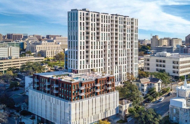 Experience the Best of Austin at Wyndham Austin – 1 Bd. Dlx