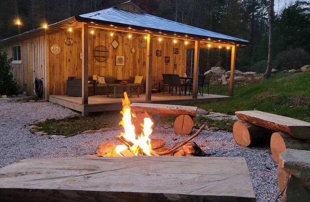 Explore Nantahala, hiking-boating-rafting-weddings-firepit-wifi-pet friendly