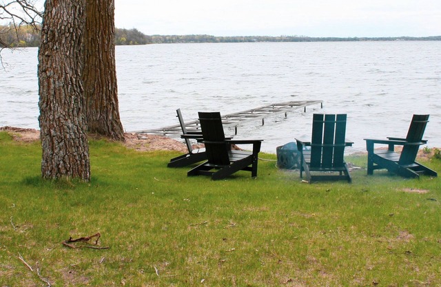 Exquisitely Refurbished Cottage on Lake Miltona