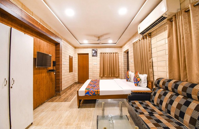 Fabexpress Golden Suites