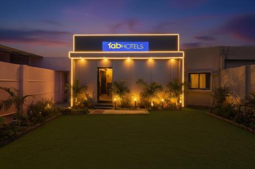 FabExpress Sumit Palace