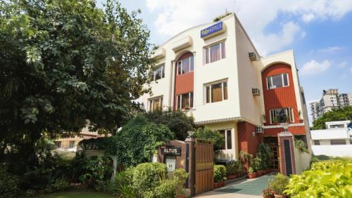 FabHotel Altus
