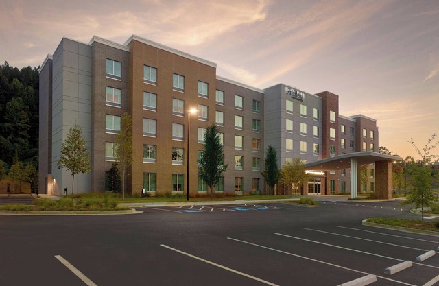 Fairfield Inn & Suites By Marriott Alpharetta Avalon Area