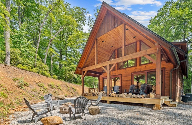 Fall Escape, Minutes to the Blue Ridge Pkwy + Firewood