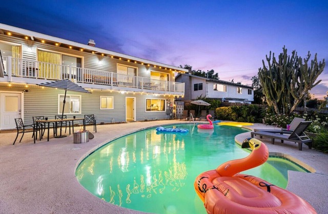 Fallbrook Pool House | Hot Tub | 5 BR | 15 Guests