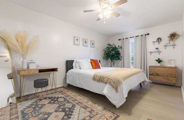 Family Friendly, 15 Min to Douglas Lake, Game Room, King bed