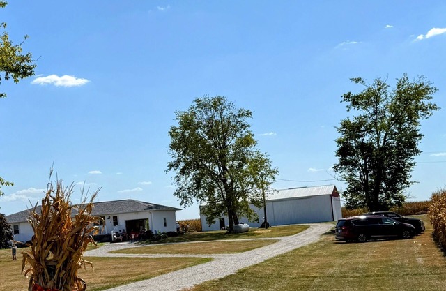 Family friendly, 1960's farmhouse on grain farm with AC in rural setting.