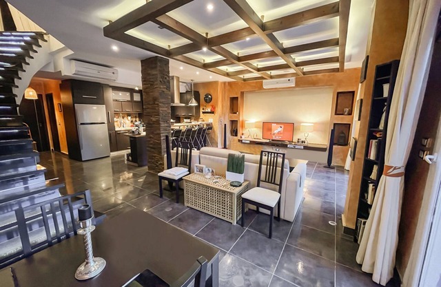 Family-Friendly Beach Villa with Garden, Jacuzzi, Pet Friendly and Scenic Views