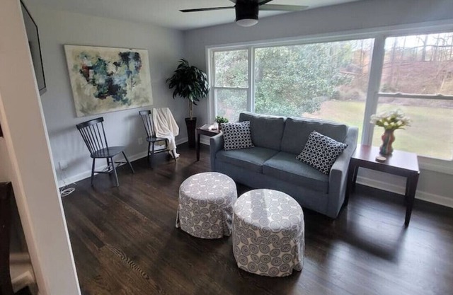 Family Home - Huge Yard Pets OK!