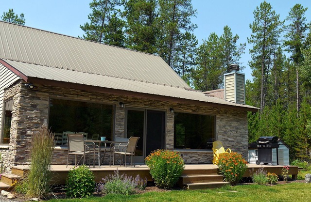 Family Home just 7 Miles From Glacier National Park