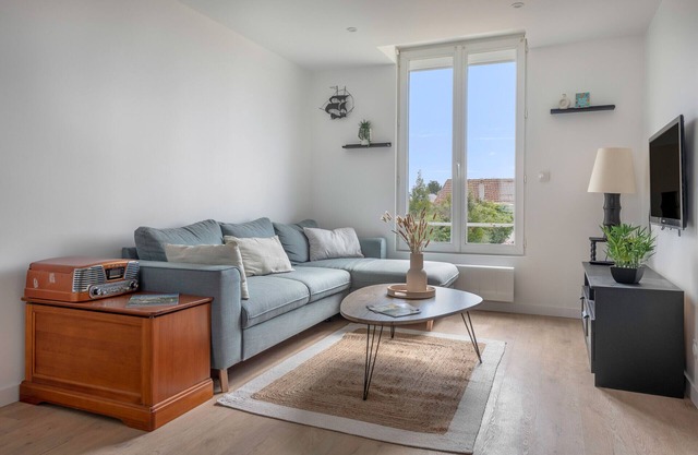 Family house 400m from the sea for 8, Pornic