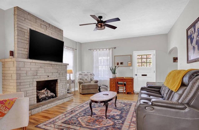 Family/Pet friendly home in Historic Marietta!