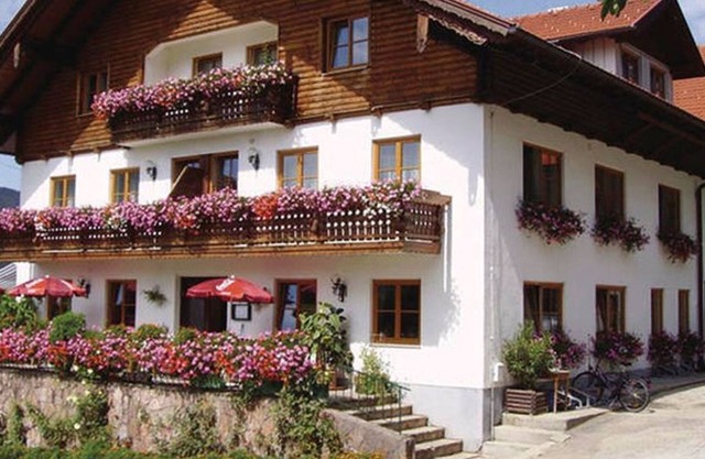 Family Room - Organic Farm Kasleitner (3 flowers)