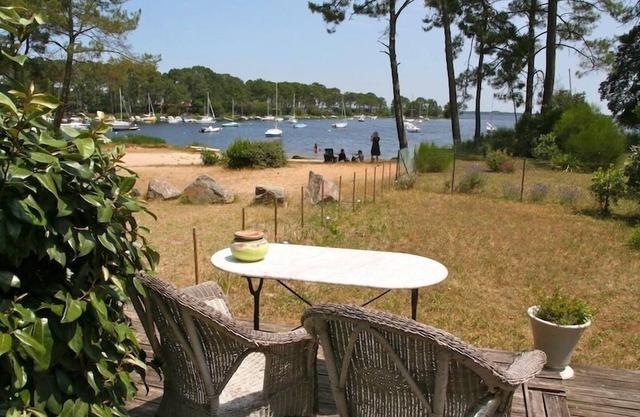 Fantastic house with amazing lake view, comfortable + modern, idyllic garden