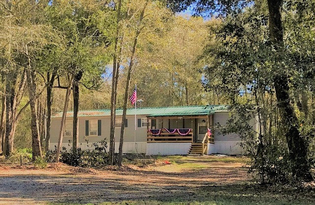 Farm/Woods stay, 3 miles from Live Oak
