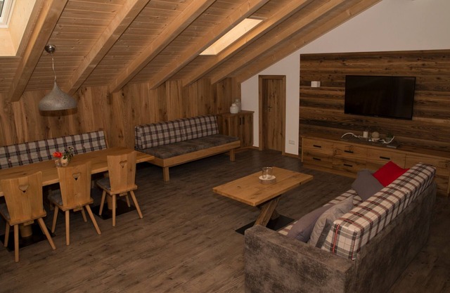 Ferienwohnung 5 "Bäckeralm" für 4 Personen, 2 Schlafzimmer, Balkon, 95 m²