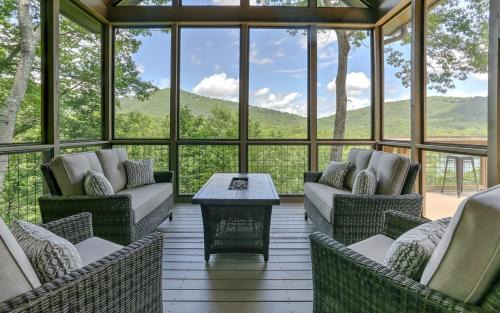 Field of Stars - Custom finishes gorgeous lake views games more