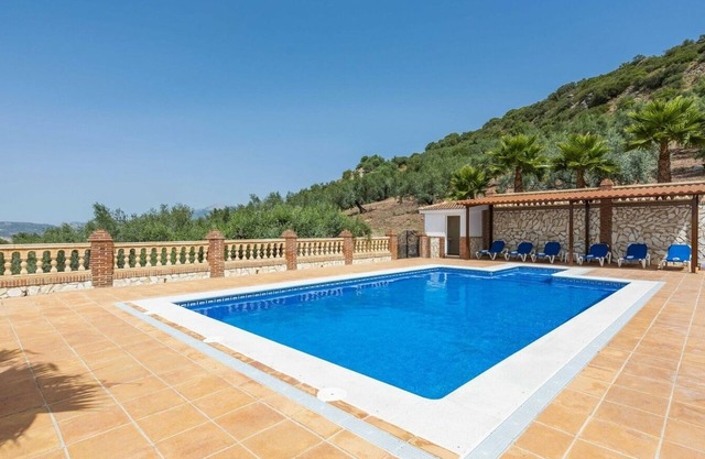 Finca Cerro Alcolea Periana by Ruralidays