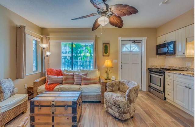 Five Palms Suite 104 - Daily - Weekly - Monthly