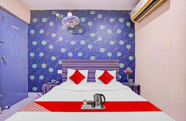 Flagship Hotel Plaza Near Gokulpuri Metro Station