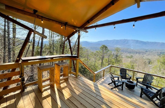 “Flying Squirrel” Glamping Tent *NEW HOT TUB*