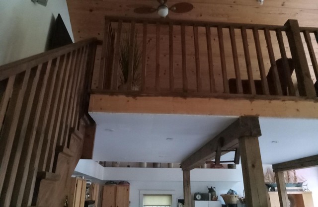 Four Mile Lake 5 Bedroom cottage,100 feet of private shoreline, 4 decks, TV room