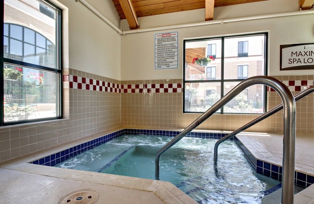 Free Breakfast. Pool and Hot Tub. Downtown Location. Close to the University of Wisconsin-Madison!