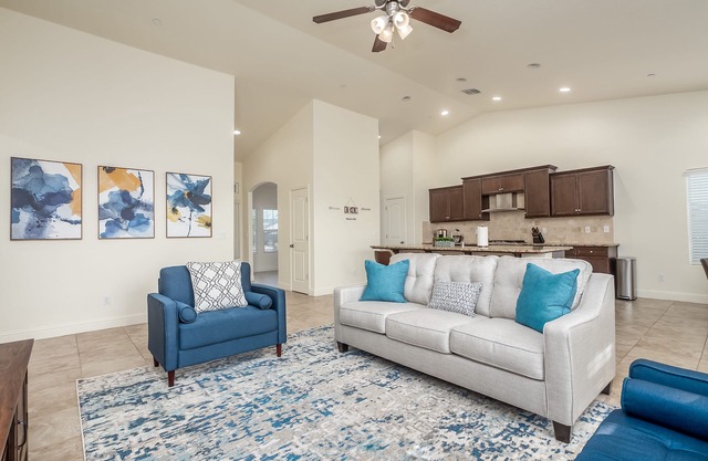 Fresno House| Game Room|Kitchen| 3/2: 2 Car Garage