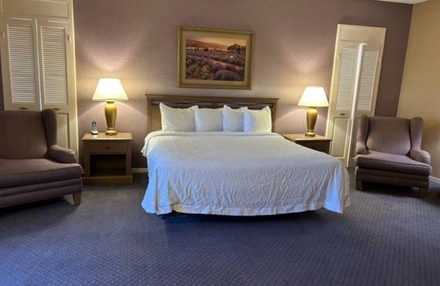 Fresno Travel Base – Minutes from Airport w/Easy Access to Dining & Highways