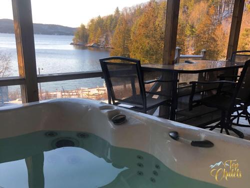 Front LAKE Simon HOT TUB 6br 17p BEACH private