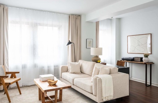 FRONTDESK Modern Studio Apt with Chic Rooftop