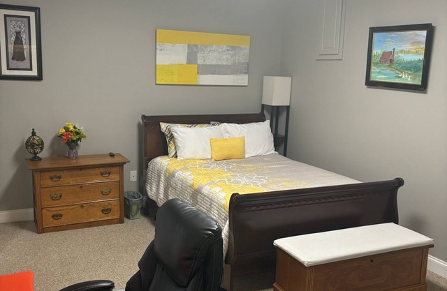 Full bed, closet, mounted TV, with apartment amenities at this fabulous rate.