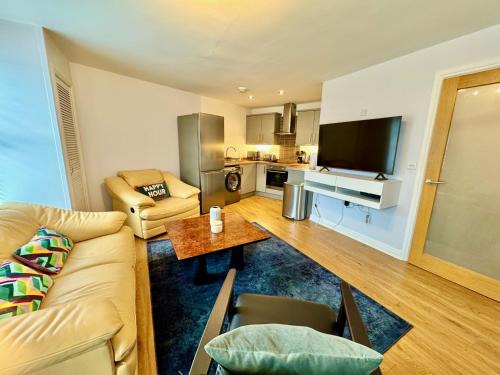 Fully refurbished - Park View 2 Bed