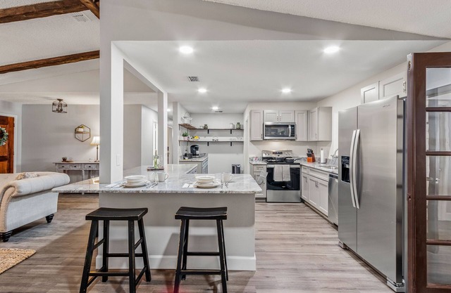 Fully renovated Boho cottage with 3 bedrooms & king bed just outside of Mt Dora