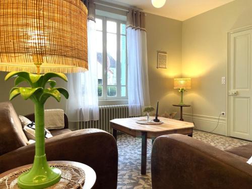 Gîte Authentique à La Ferté-Hauterive avec Confort Inclus - FR-1-489-549