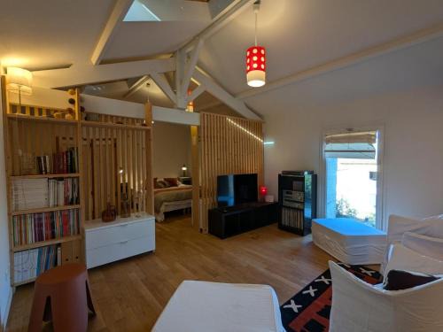 Gîte authentique avec terrasse privée et animaux acceptés - FR-1-653-275