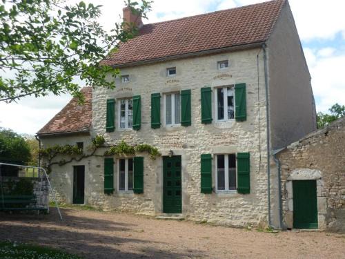 Gîte paisible à Ébreuil avec jardin et animaux acceptés - FR-1-489-19