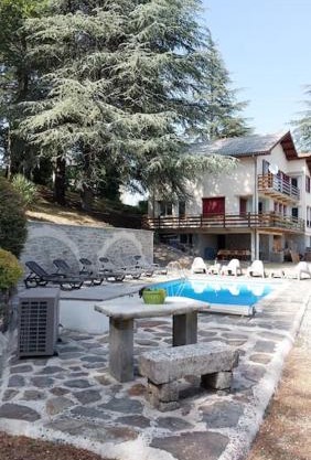 Gîte " villa Les Cèdres" En cévennes avec vue panoramique et piscine chauffée