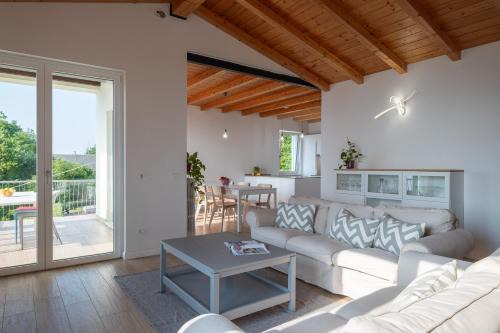 Garda Lake Panorama Villa with Garden & BBQ