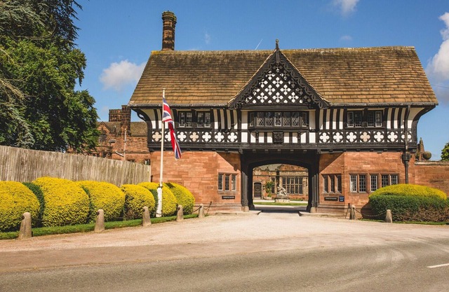 Gate House Cottage including Hot Tub