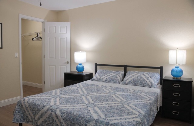 Gated Condo near Downtown and CRMC