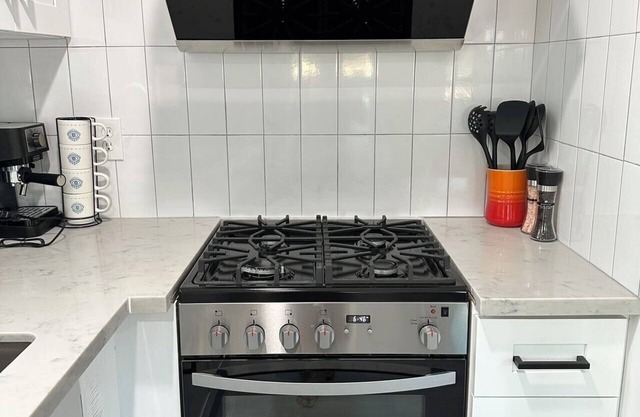 Gated & Morden 1bed1bath house in Baldwin Park with WiFi and AC