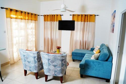 Gated Property Family Ready walk to restaurants AC