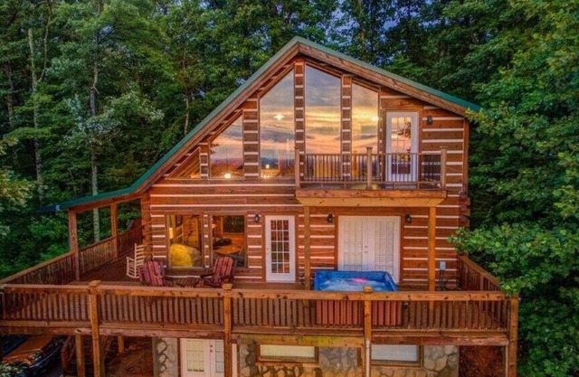 Gatlinburg 28 - Three Bedroom Villa, Sleeps 10