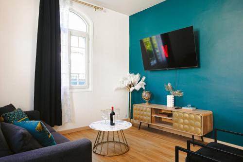 Gatsby - Appartement rénové élégant, Hypercentre Saintes, Calme, Fibre, TV 4K, Netflix