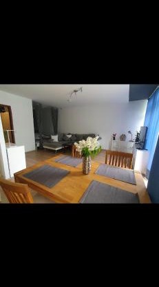 Gemütliches Apartment in Pinneberg - Balkon & Bahnhof in 5 Min