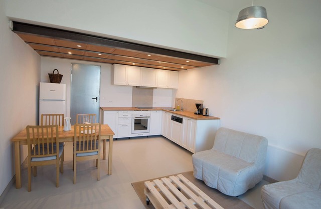 Gîte L'Abiho, in the heart of one of France's most beautiful villages, facing the Luberon.