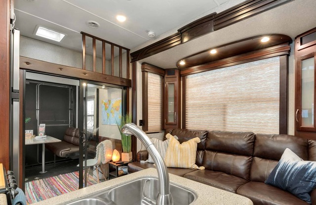 Glamping ~ Walk To Downtown Loveland ~ Fire Pit