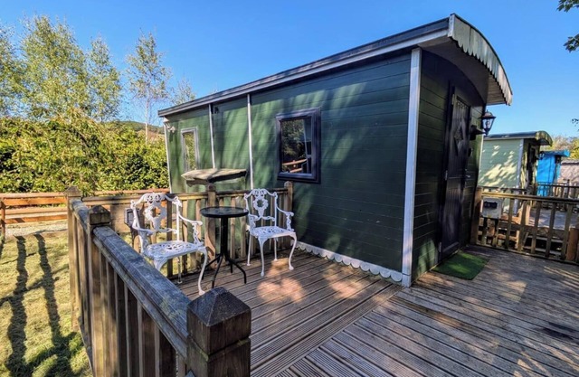 Glan yr Afon Tri - Relax, Recuperate, Hot Tub