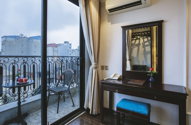 Golden Legend Boutique Hotel
